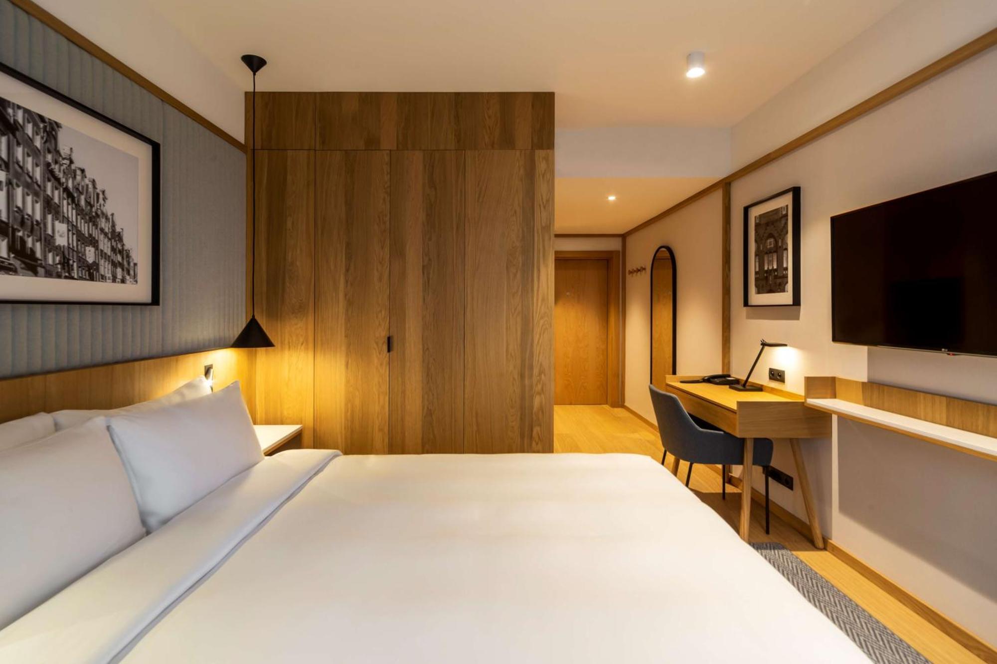 Standard Room,1663061319:JPEG